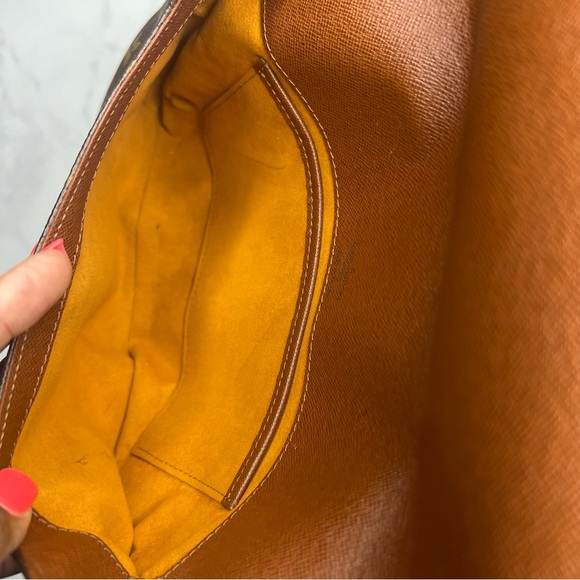 LOUIS VUITTON MONOGRAM MUSETTE TANGO SHORT SHOULDER BAG - Picture 4 of 10